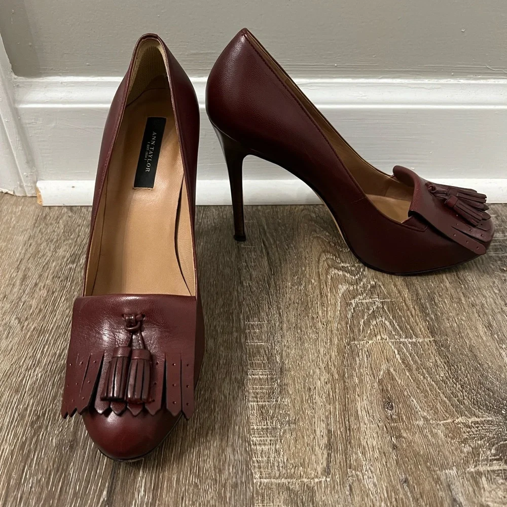 Ann Taylor Burgundy Leather Heels Size 8 - Picture 3 of 15